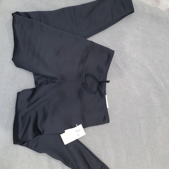 Old Navy Pants - NWT thermal leggings